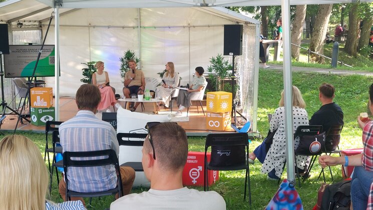Arvamusfestival crowd and panel